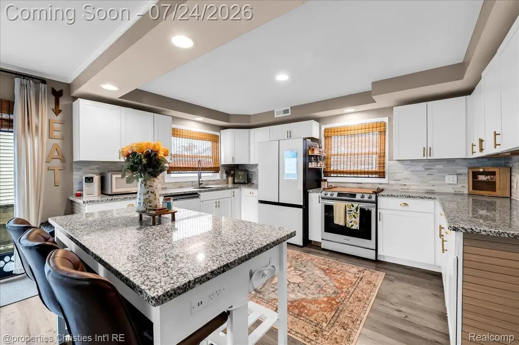 24600 Manistee Street Oak Park City MI 48237