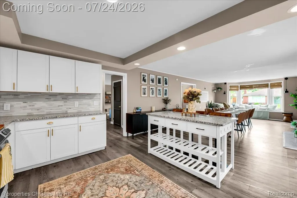 24600 Manistee Street Oak Park City MI 48237