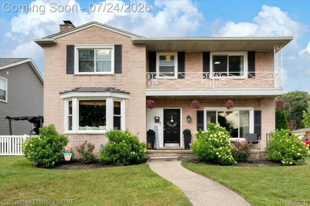 24600 Manistee Street Oak Park City MI 48237