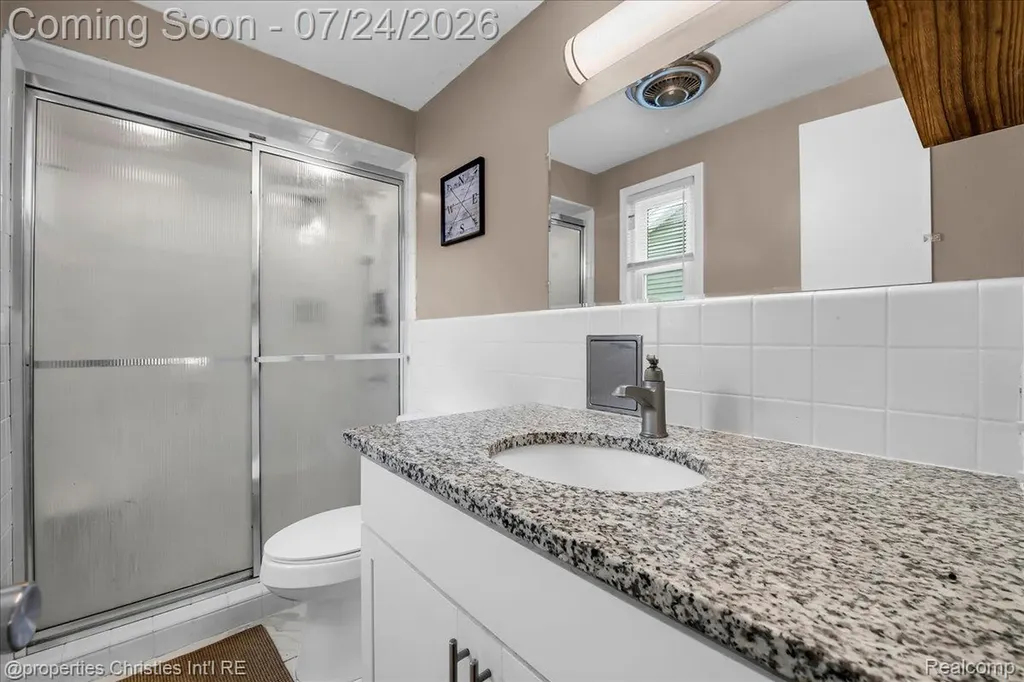 24600 Manistee Street Oak Park City MI 48237