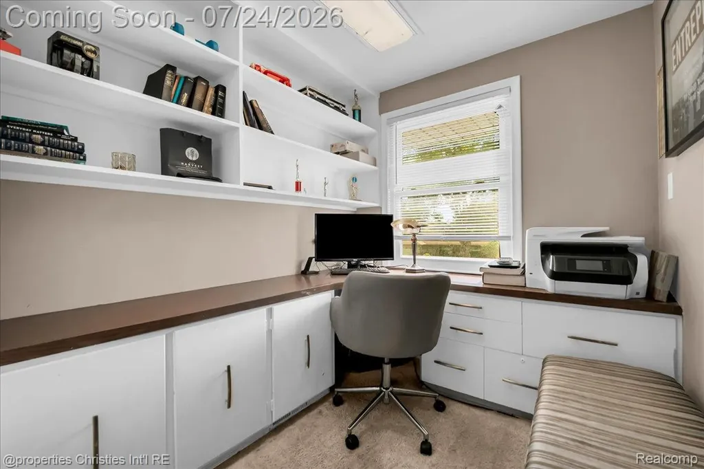 24600 Manistee Street Oak Park City MI 48237