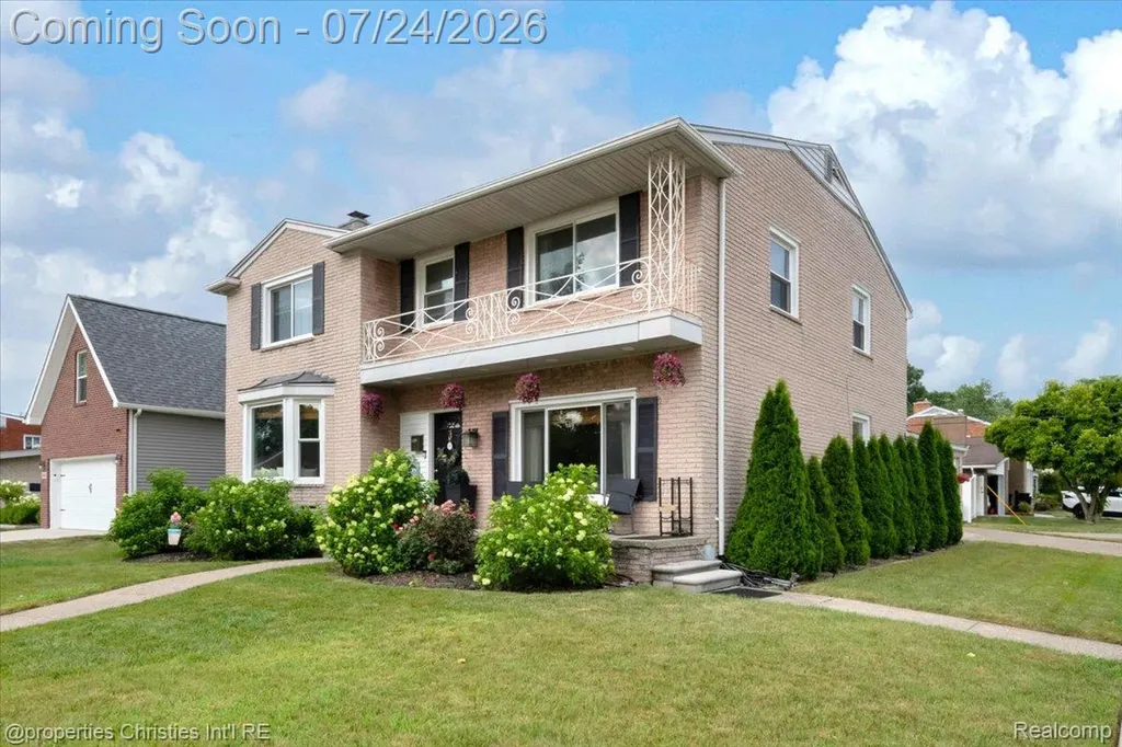 24600 Manistee Street Oak Park City MI 48237