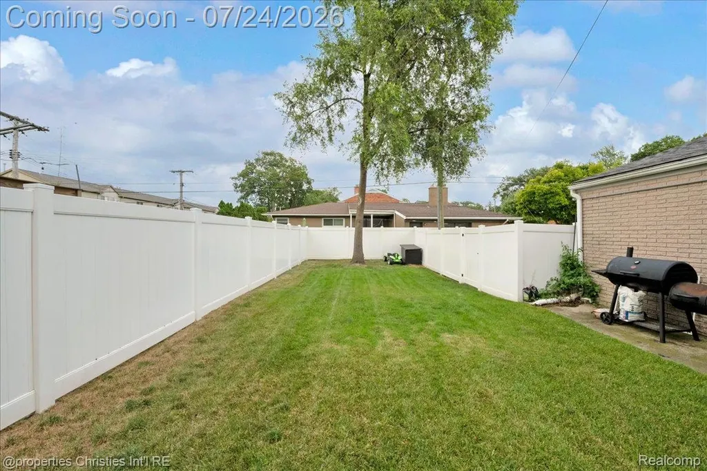 24600 Manistee Street Oak Park City MI 48237