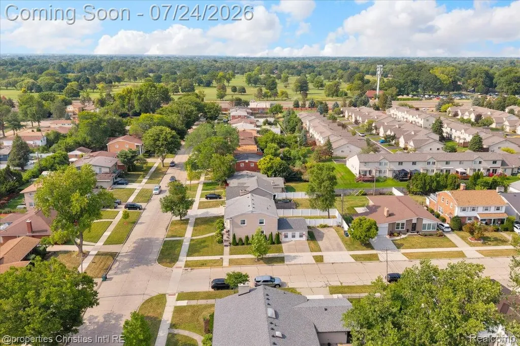 24600 Manistee Street Oak Park City MI 48237