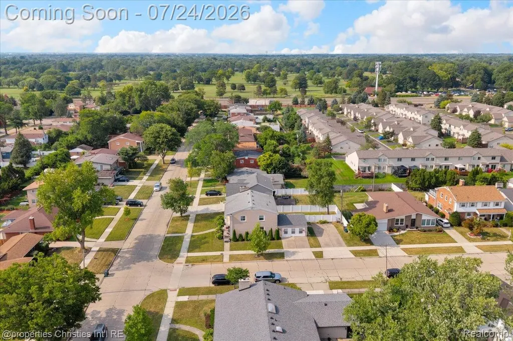 24600 Manistee Street Oak Park City MI 48237