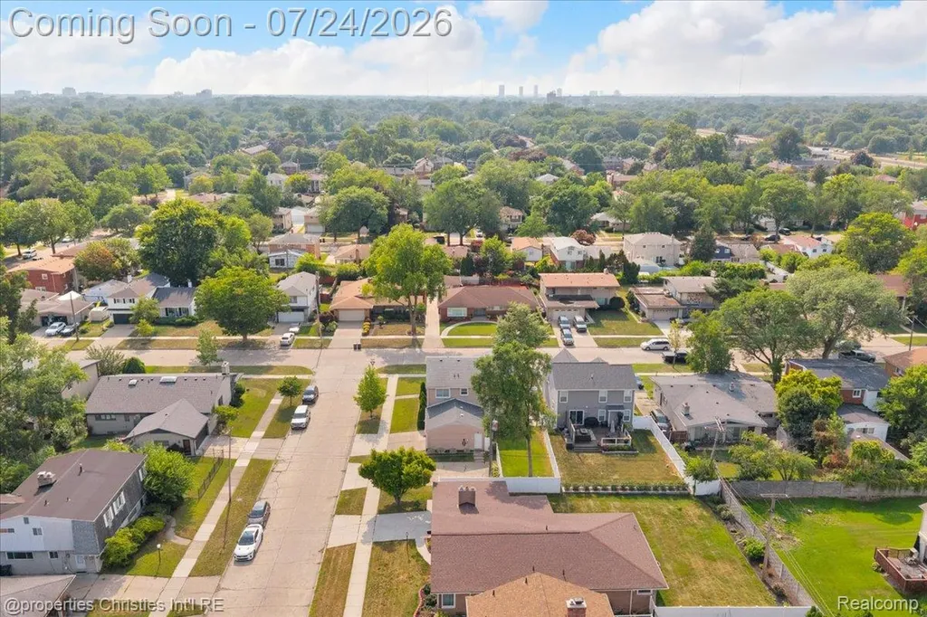 24600 Manistee Street Oak Park City MI 48237