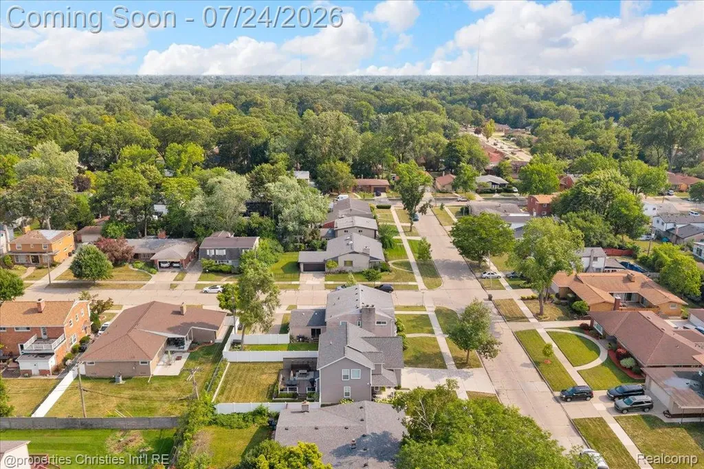 24600 Manistee Street Oak Park City MI 48237