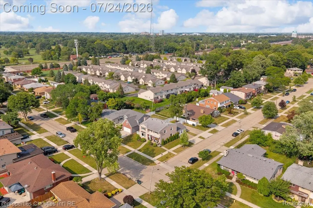 24600 Manistee Street Oak Park City MI 48237