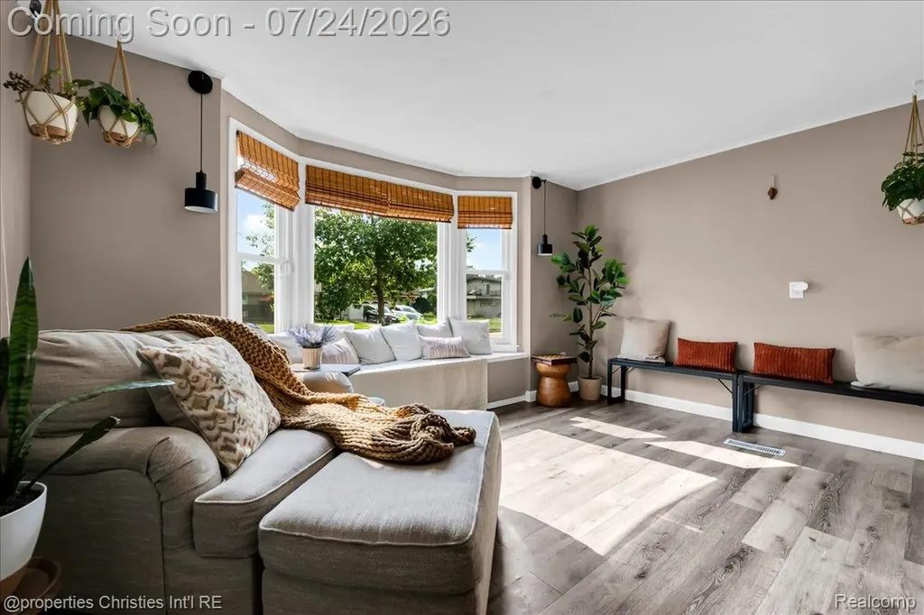 24600 Manistee Street Oak Park City MI 48237
