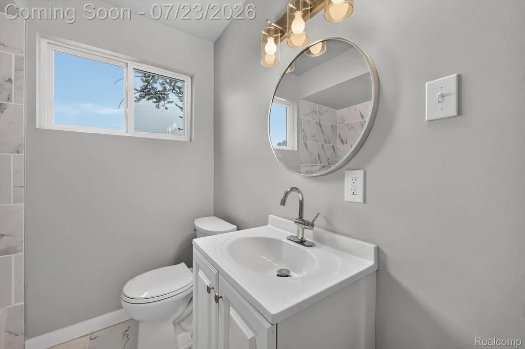 29527 James Street Garden City City MI 48135