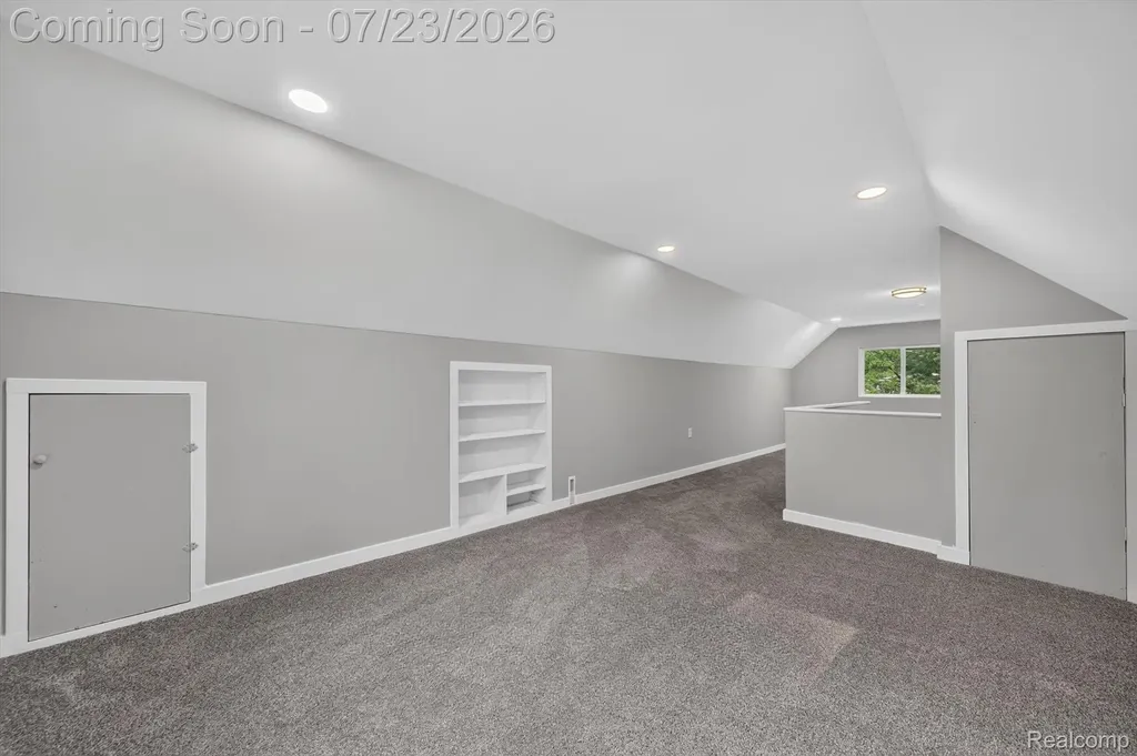 29527 James Street Garden City City MI 48135