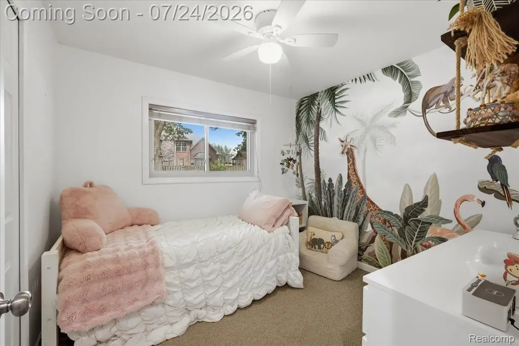 1052 Robinwood Avenue Waterford Charter Township MI 48328
