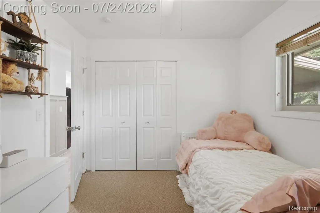 1052 Robinwood Avenue Waterford Charter Township MI 48328