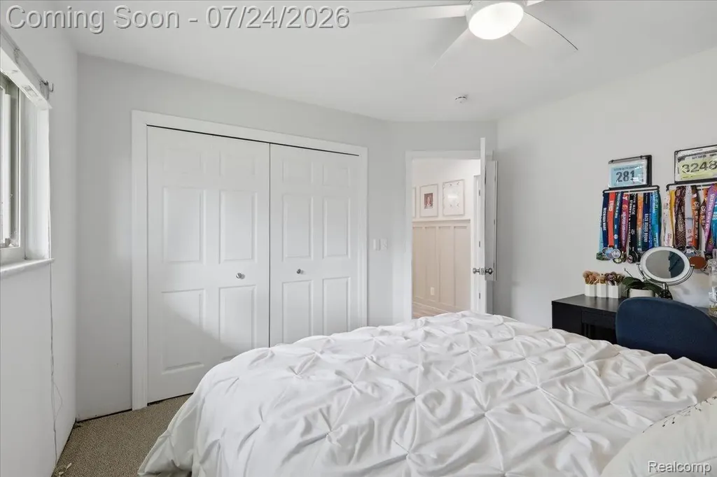 1052 Robinwood Avenue Waterford Charter Township MI 48328