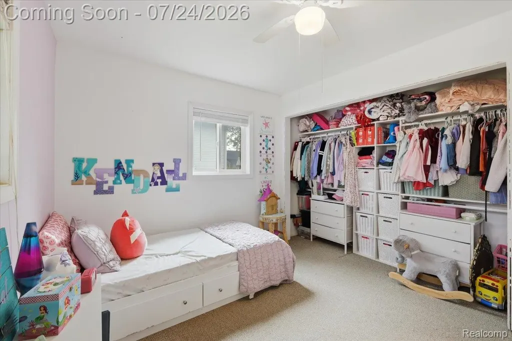 1052 Robinwood Avenue Waterford Charter Township MI 48328