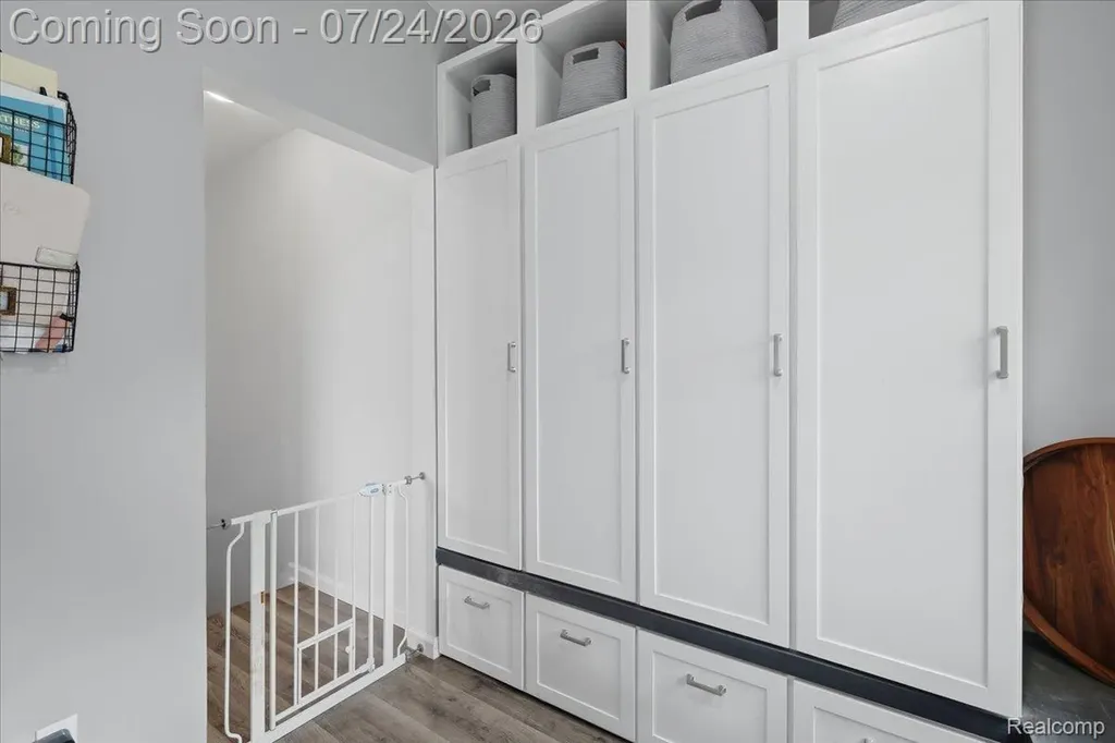 1052 Robinwood Avenue Waterford Charter Township MI 48328