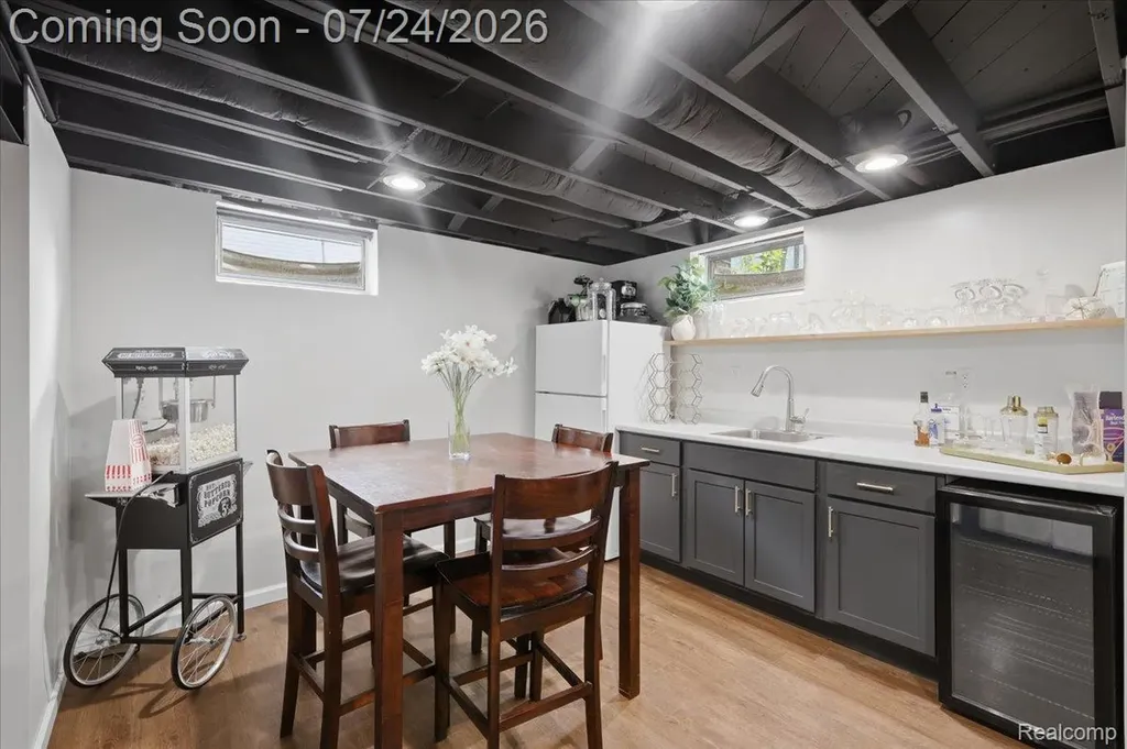 1052 Robinwood Avenue Waterford Charter Township MI 48328