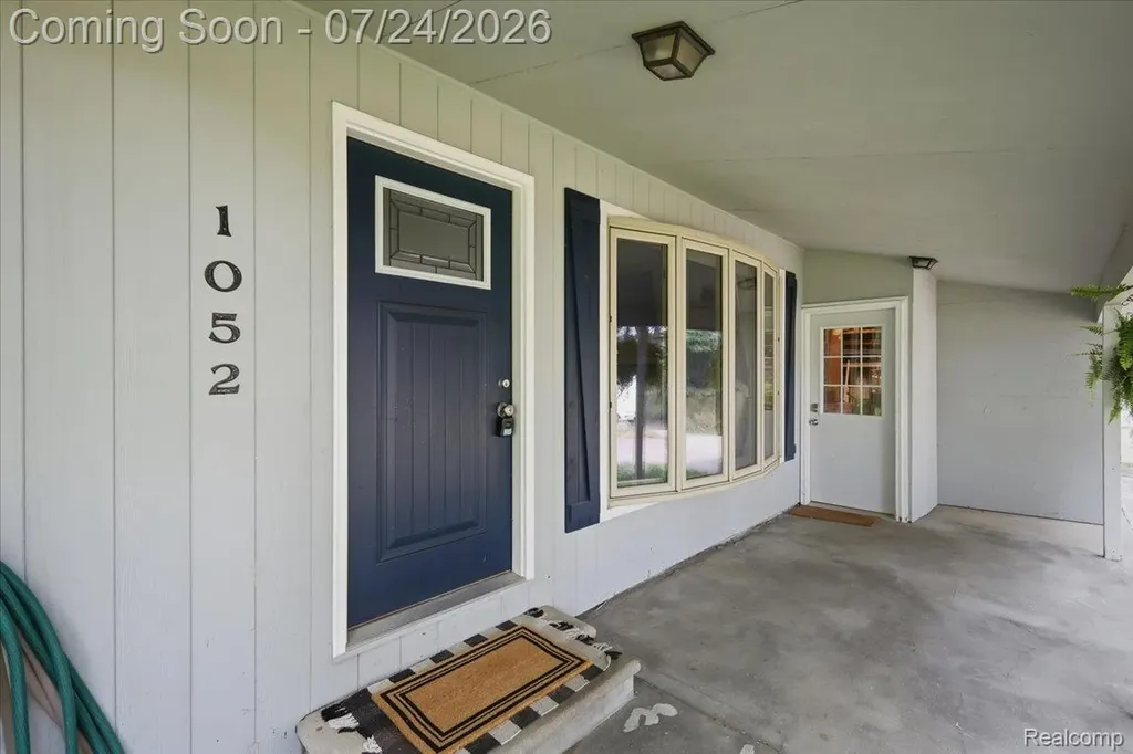 1052 Robinwood Avenue Waterford Charter Township MI 48328