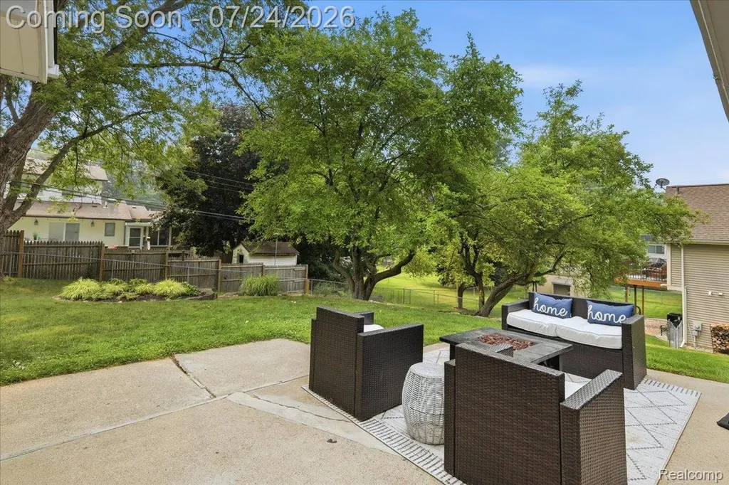 1052 Robinwood Avenue Waterford Charter Township MI 48328