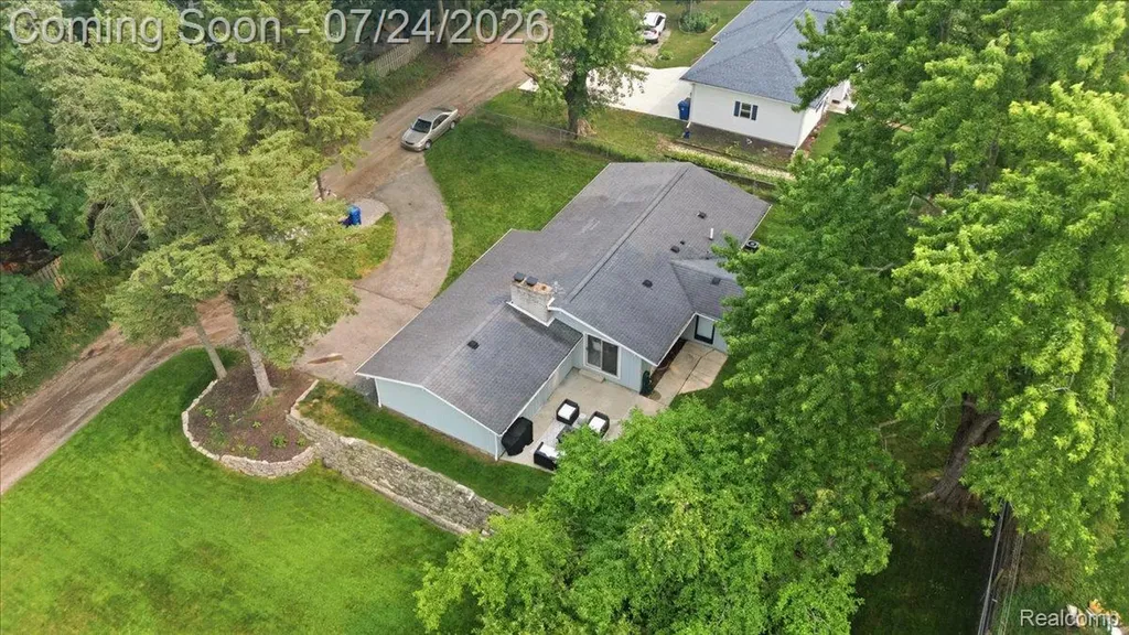 1052 Robinwood Avenue Waterford Charter Township MI 48328