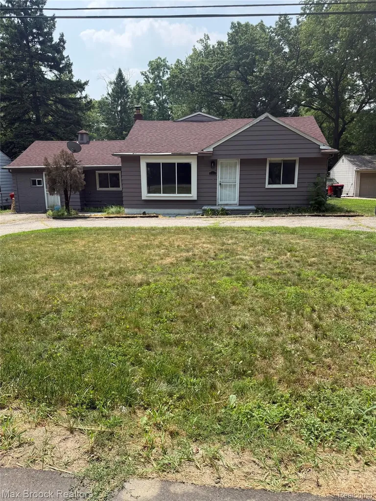 21613 Wallace Drive Southfield City MI 48075