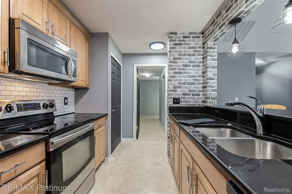 4004 Cornerstone Drive Canton Charter Township MI 48188