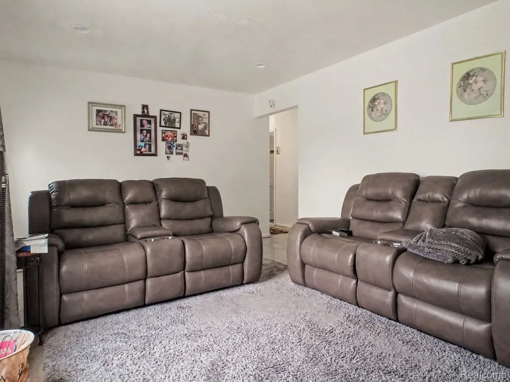 1617 Russett Place Flint City MI 48504
