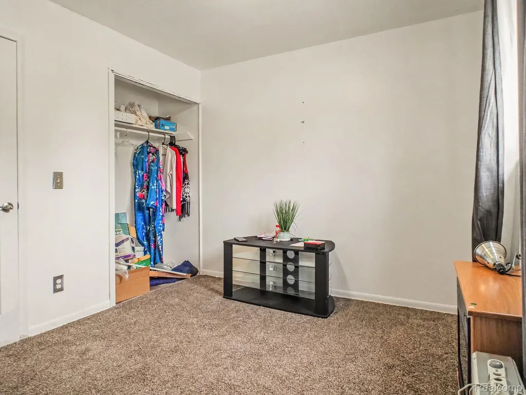 1617 Russett Place Flint City MI 48504
