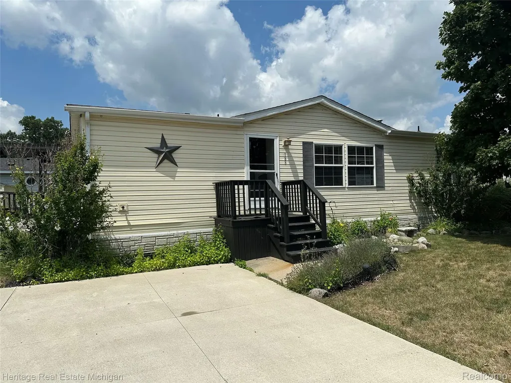 188 Chinkapin Rill Fenton City MI 48430