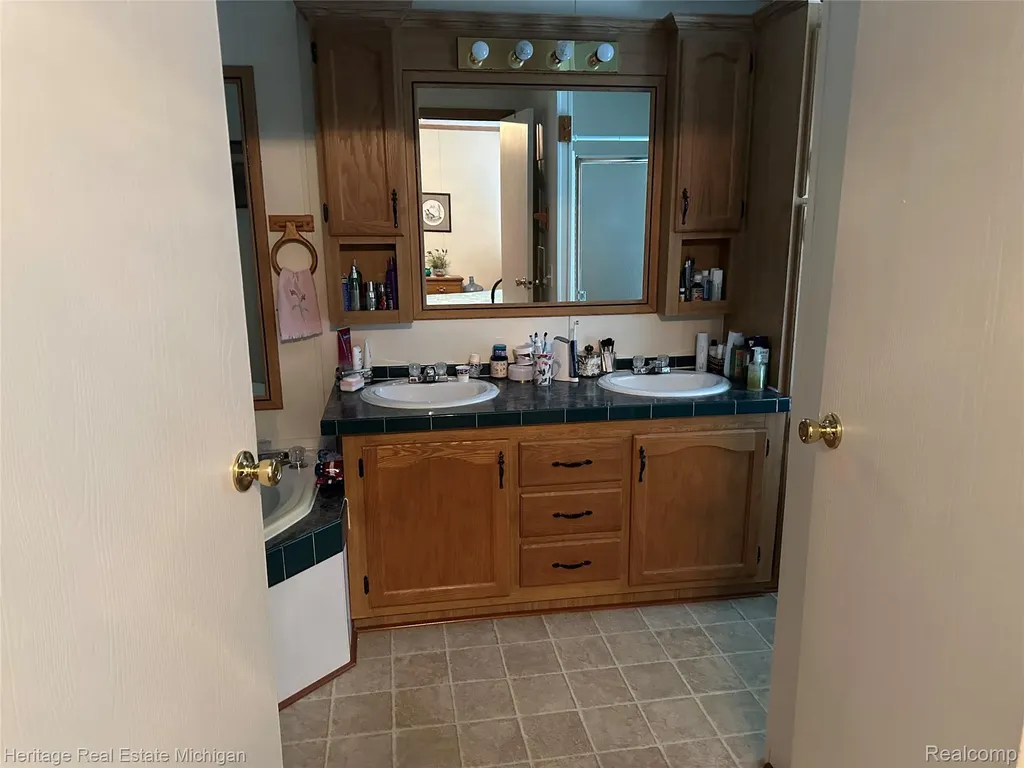 188 Chinkapin Rill Fenton City MI 48430