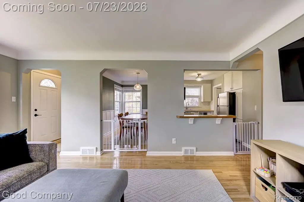 3072 Griffith Avenue Berkley City MI 48072