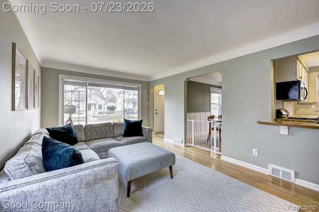 3072 Griffith Avenue Berkley City MI 48072