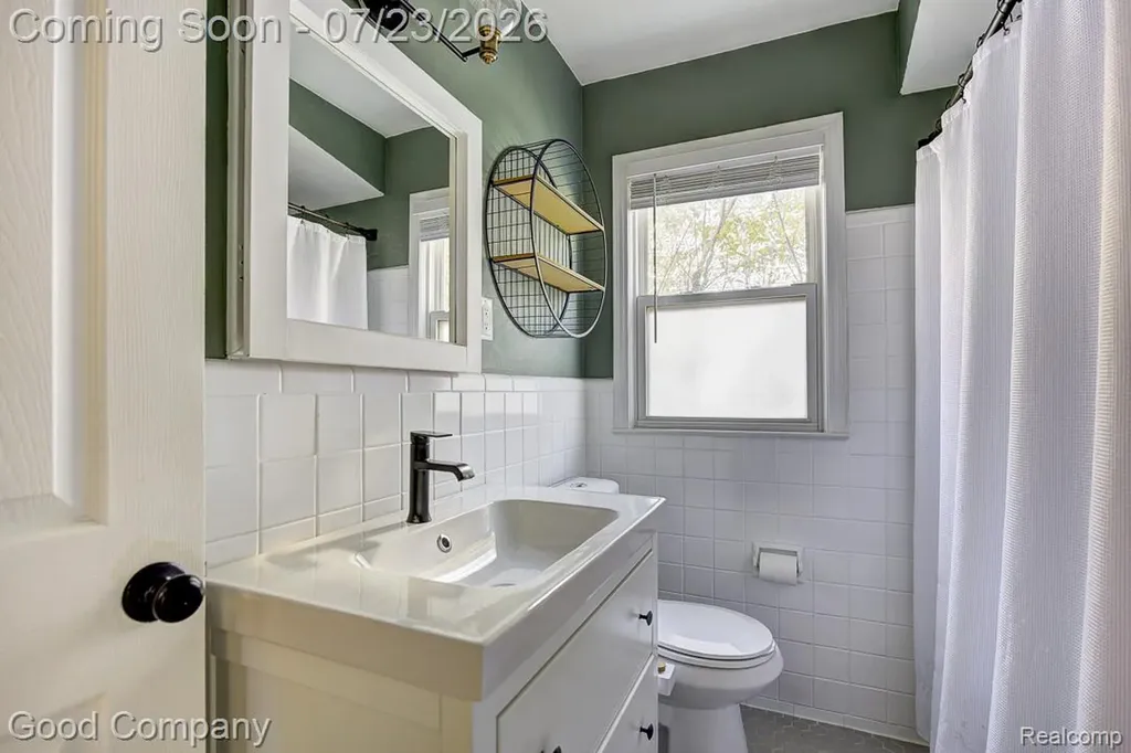 3072 Griffith Avenue Berkley City MI 48072