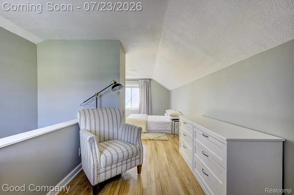 3072 Griffith Avenue Berkley City MI 48072