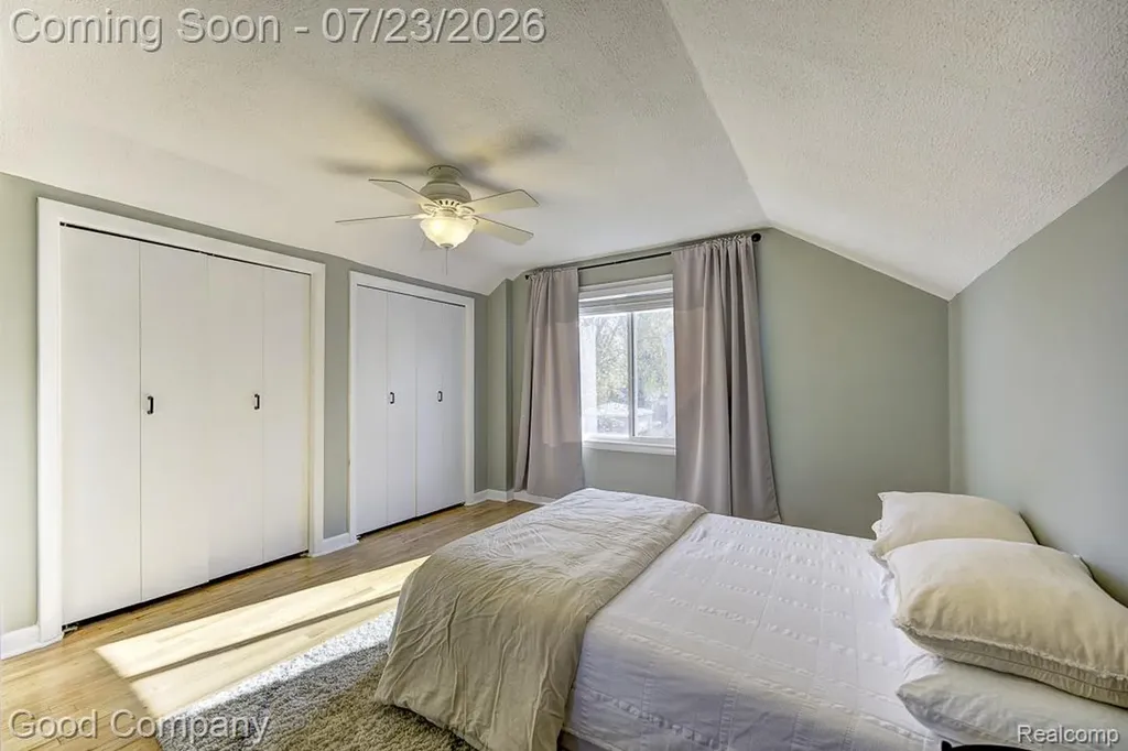 3072 Griffith Avenue Berkley City MI 48072