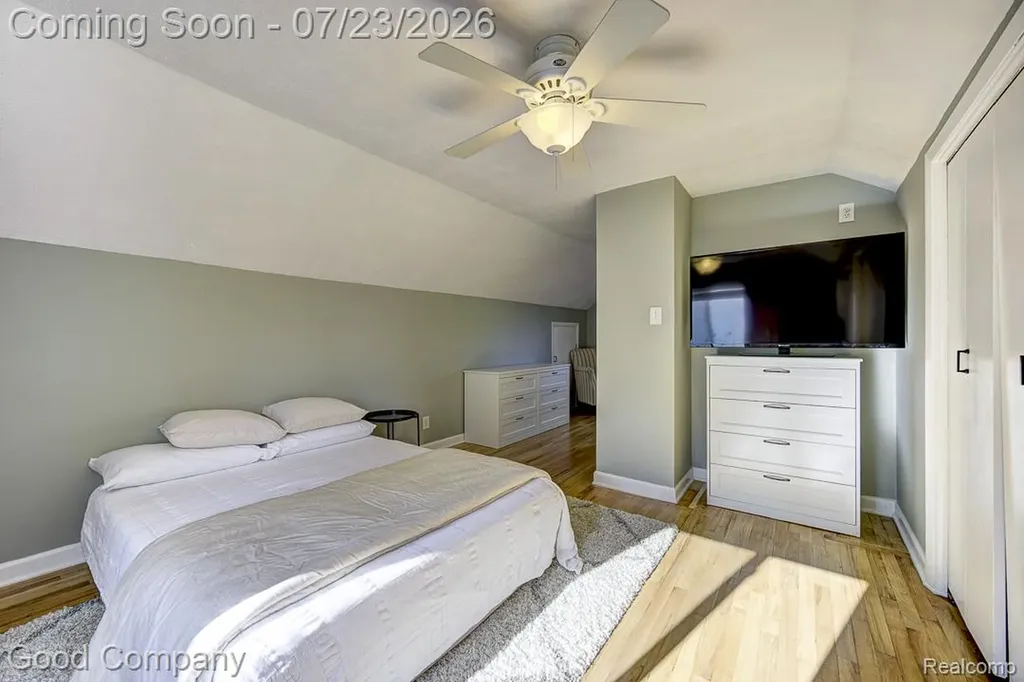 3072 Griffith Avenue Berkley City MI 48072