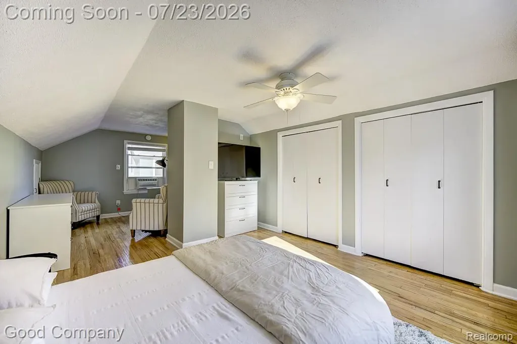 3072 Griffith Avenue Berkley City MI 48072