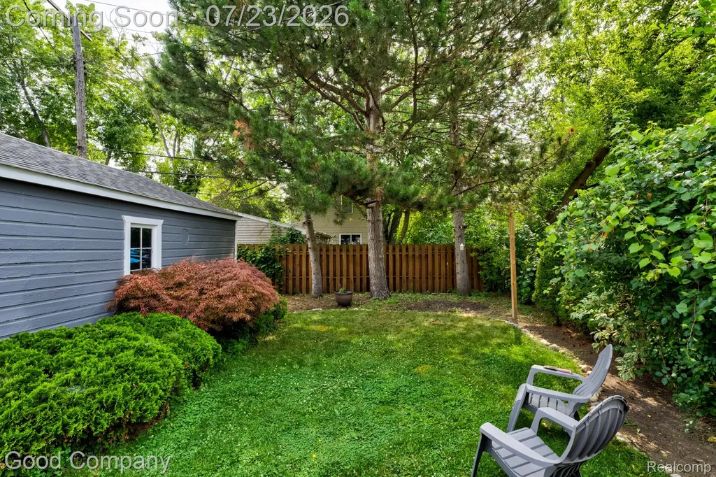 3072 Griffith Avenue Berkley City MI 48072