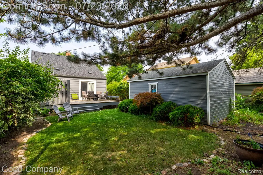 3072 Griffith Avenue Berkley City MI 48072