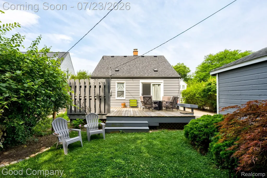 3072 Griffith Avenue Berkley City MI 48072