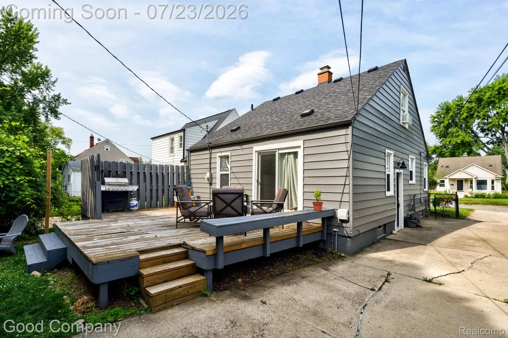 3072 Griffith Avenue Berkley City MI 48072