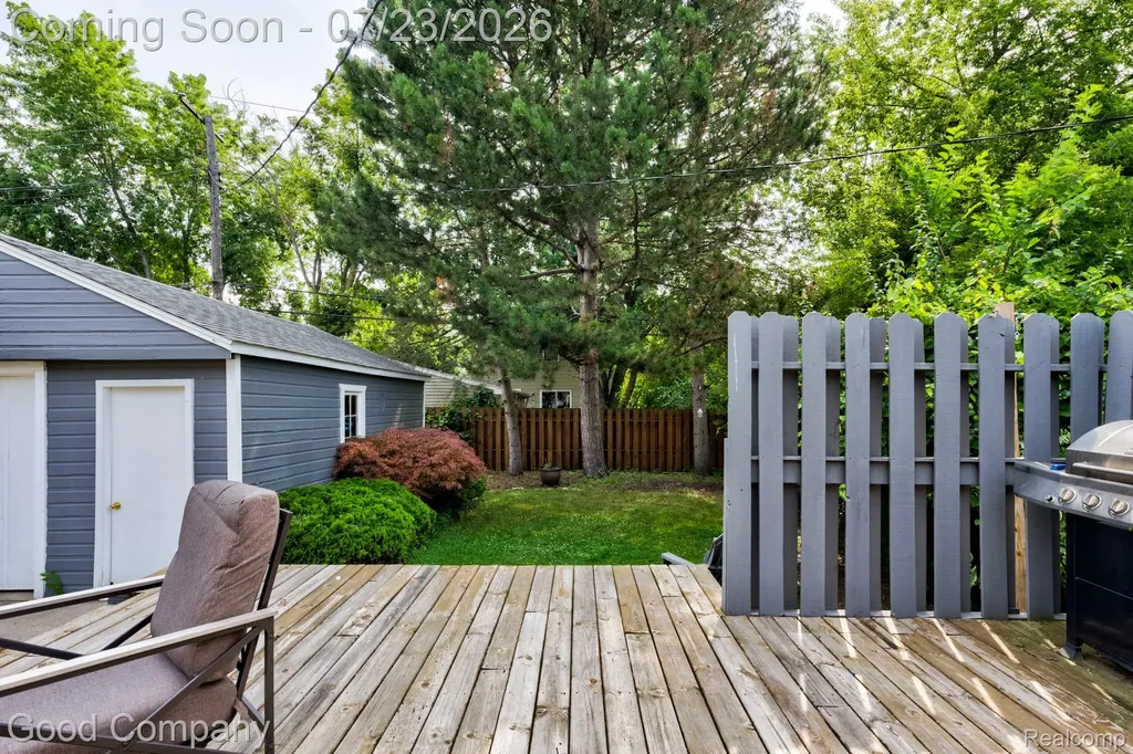 3072 Griffith Avenue Berkley City MI 48072