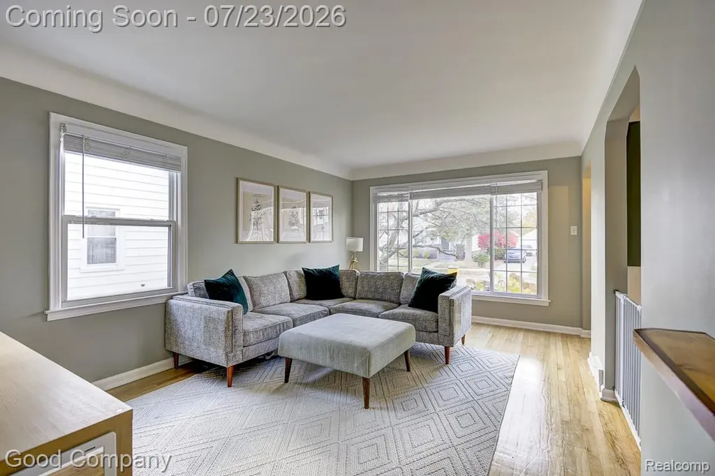 3072 Griffith Avenue Berkley City MI 48072