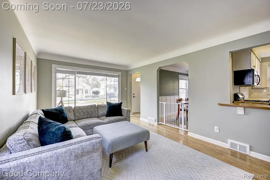 3072 Griffith Avenue Berkley City MI 48072