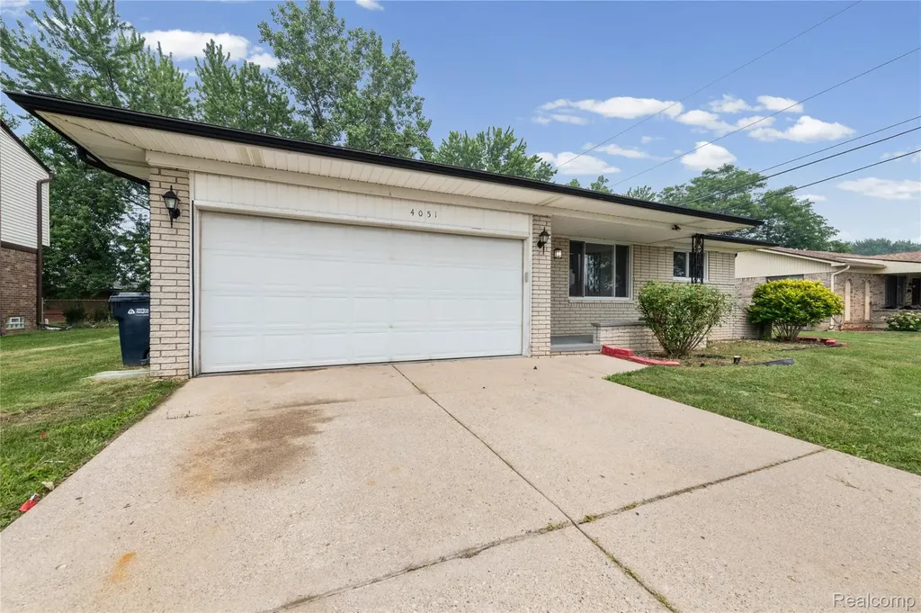 4051 Dickson Drive Sterling Heights City MI 48310