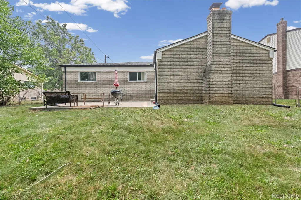 4051 Dickson Drive Sterling Heights City MI 48310