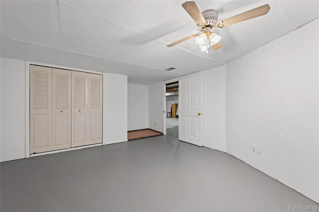 4051 Dickson Drive Sterling Heights City MI 48310