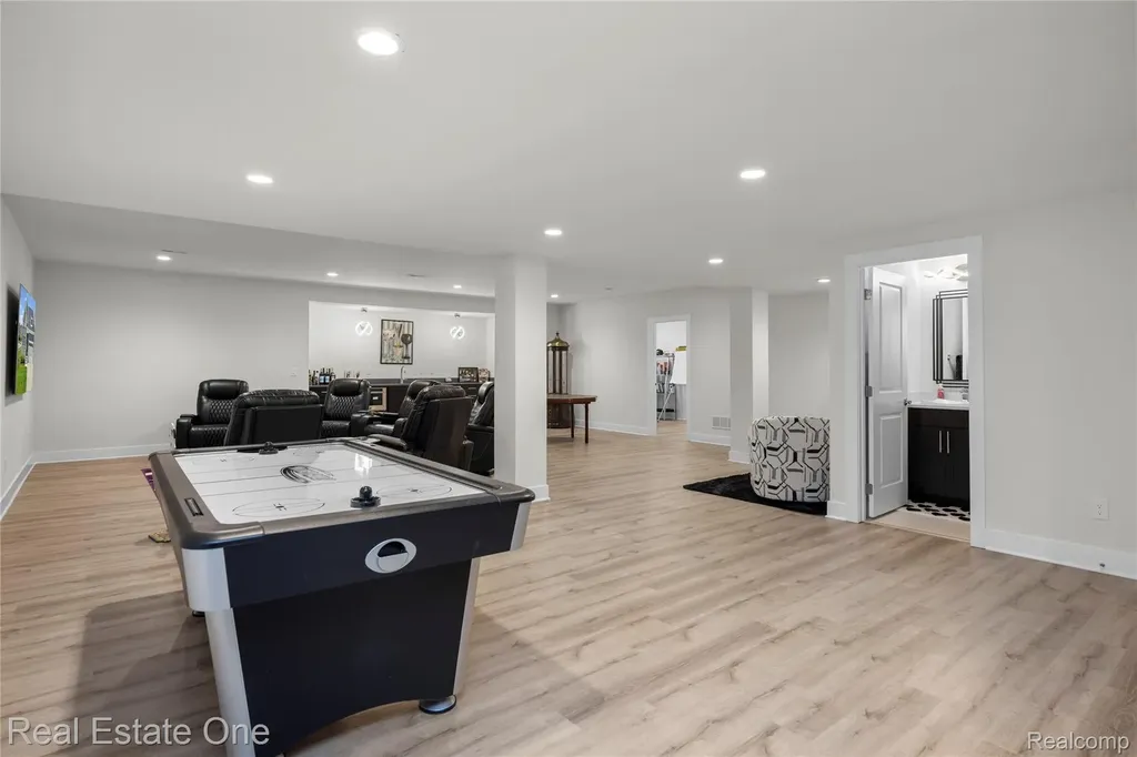 7656 Dunlap Court West Bloomfield Charter Township MI 48322