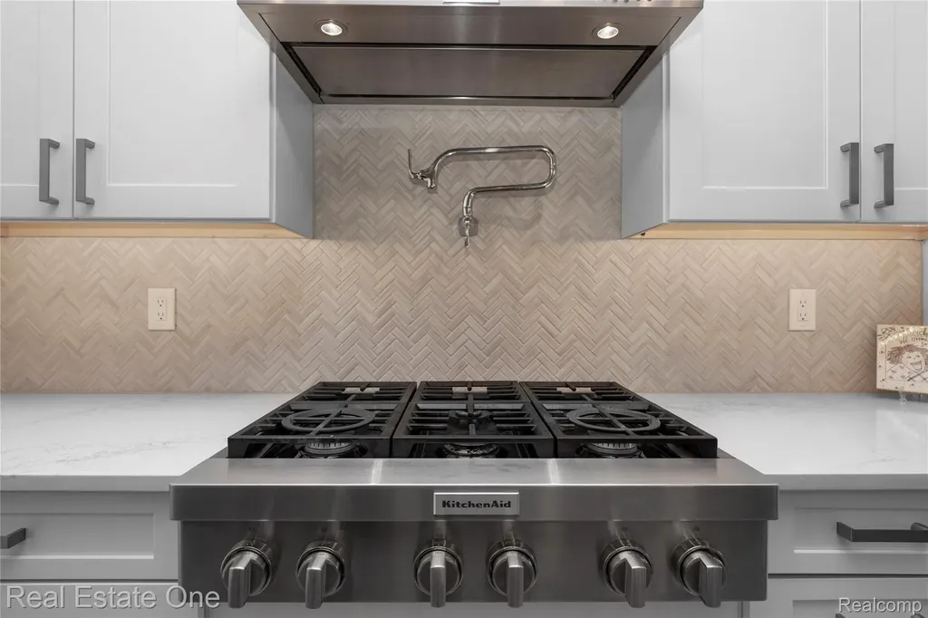 7656 Dunlap Court West Bloomfield Charter Township MI 48322