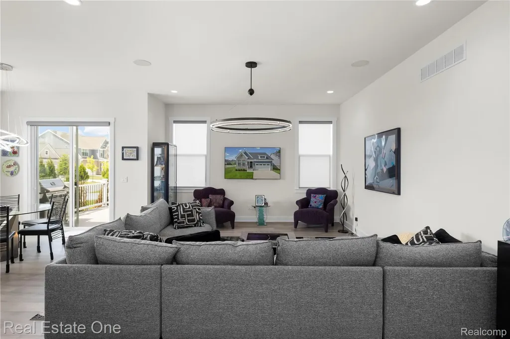 7656 Dunlap Court West Bloomfield Charter Township MI 48322